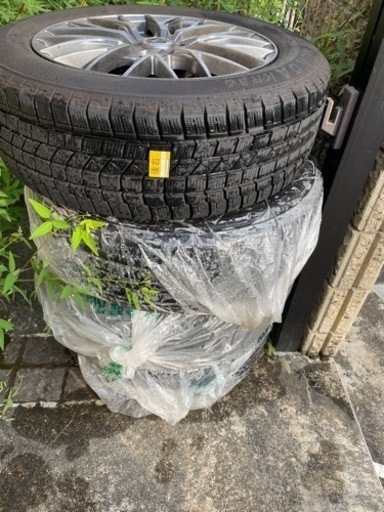 スタッドレスタイヤ 215/60R/17