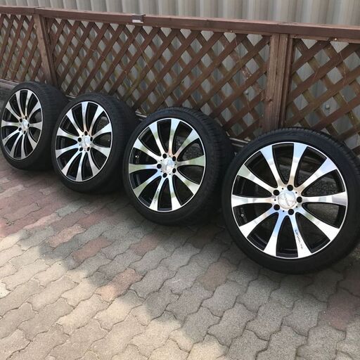 ヴェネルディLEVOLTE　245/40-19  タイヤホイールのセット