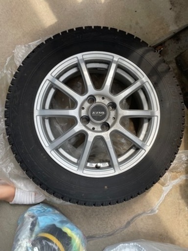 スタッドレスタイヤ