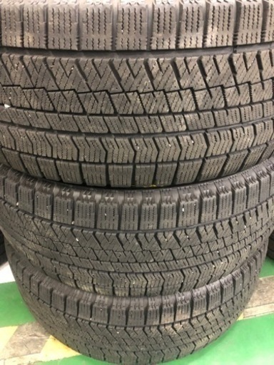 225/55R17 スタッドレス　vrx2 バリ溝2019年製