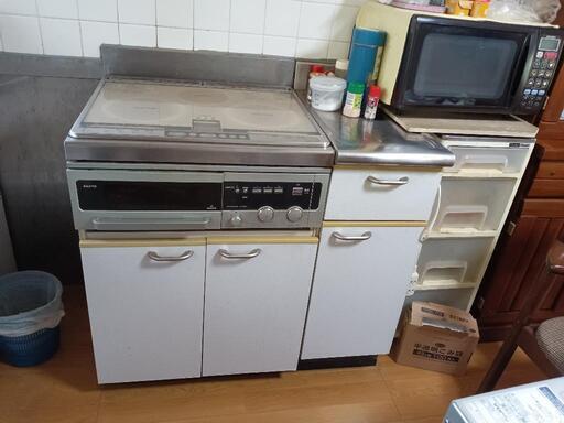 IHテーブル３口コンロ　コンロ台付