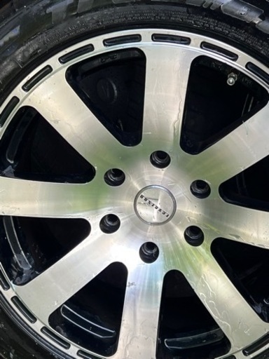 ハイエースに付いていたホイールです