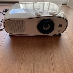 EPSON dreamio ホームプロジェクター(70000：1 3000lm) 3D・Bluetooth対応 ワイヤレスモデル EH-TW6700W