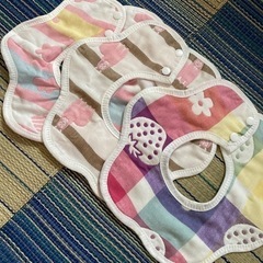 【新品】スタイ3枚  700円