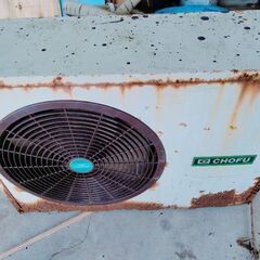 古いエアコン　石岡市の画像