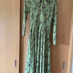 リリーブラウン　ライン花柄カットワンピースの画像