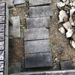 [引き取りに来てくれる方] 砕石　土嚢袋７袋　ブロック塀もあります！