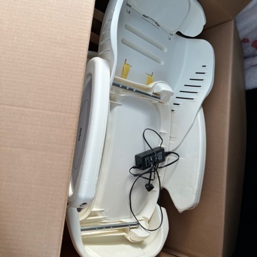 ココチーノ　オート　アップリカ　電動ハイローチェア