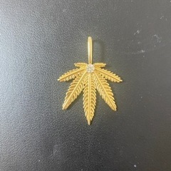 喜平ネックレス　18金　18k k18 Mカットトリプル　16面　大麻草　マリファナ　ペンダントトップの画像
