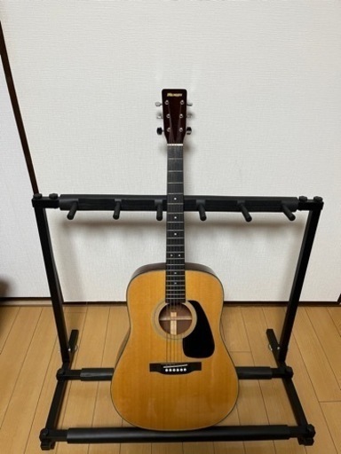 アコースティックギターと5本スタンド