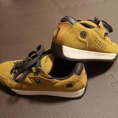 gravisスニーカー👟26.5㌢の画像