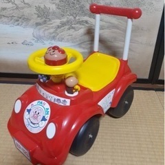 無料　子ども用　アンパンマンカーとキックボード
