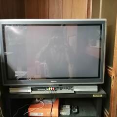 ブラウン管テレビ　４台　TOSHIBA 32型　ビクターなど　　