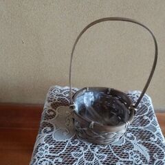 フラワーアレンジメントにいかがですか？　持ち手あり