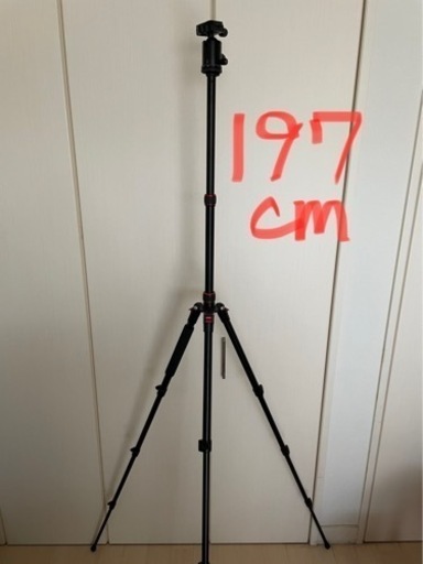 新品。１万円で購入。三脚 最大197cm 一脚 アルミ製軽い キャリーバッグ コンパクト収納