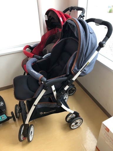 ベビーカー　西松屋