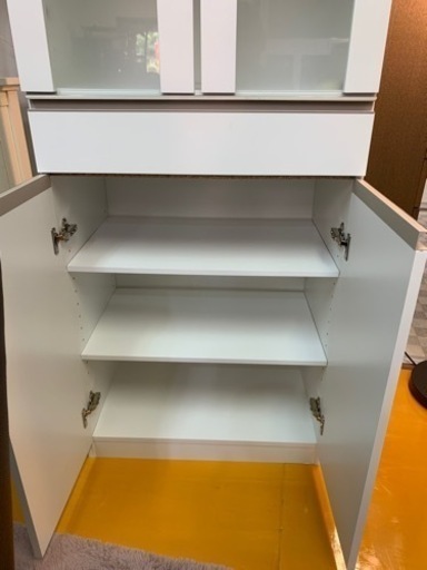 【リサイクルサービス八光　田上店　配達・設置OK】ホワイト　スリム食器棚