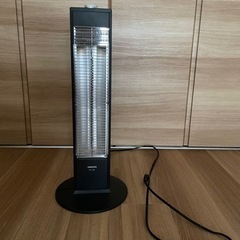 山善YAMAZENカーボンヒーターの画像
