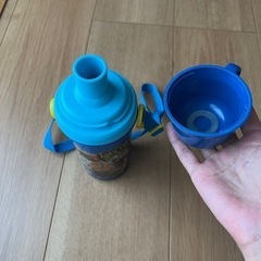 水筒　プラスチックの画像