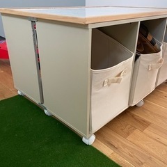 【取引中】プレイテーブルの画像