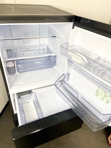 激安‼️製氷機付きの大人気商品 18年製 238L AQUA3ドア冷蔵庫AQR-SV24H(K)?