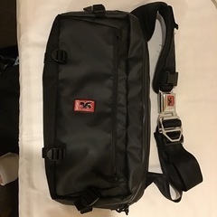 CHROME ボディバッグ