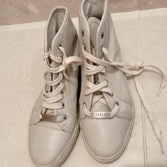 GUCCIスニーカー24センチ
