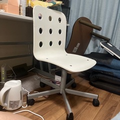 椅子　イス　しろい