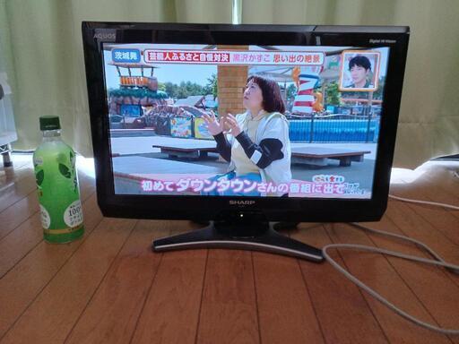 シャープAQUOS　液晶テレビ20インチ　LC-20E7\n