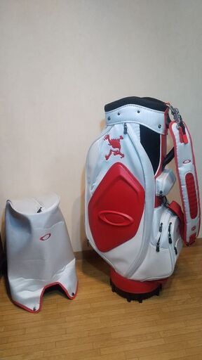 オークリーのキャディバッグ（美品）