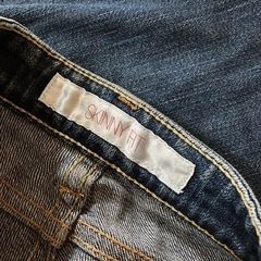 スキニーフィット　レディースの画像