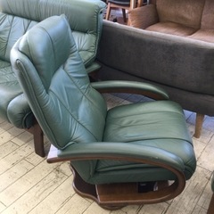 【✨本革使用‼️回転式で立ち上がり楽々✨】定価¥220,000 富士ファニチア 1Pリクライニング回転チェア １人掛け グリーン リビング  書斎の画像