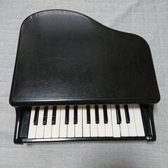 KAWAI ミニピアノの画像
