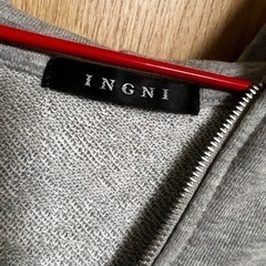 INGNI フード付きパーカー　グレーの画像
