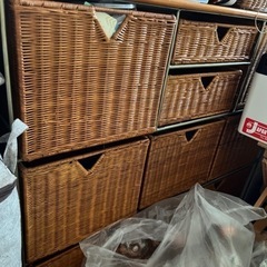 籐カゴ網の棚の画像