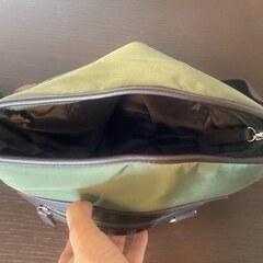 【受け渡し予定あり】ショルダーバッグ　ボトルポケット付きの画像
