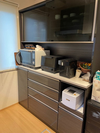 キッチン　食器棚　収納　水屋　カップボード