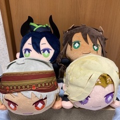 ツイステッドワンダーランド　メガジャンボ寝そべりぬいぐるみ4体セット