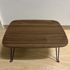 木製ミニテーブルの画像