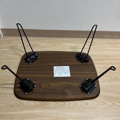 木製ミニテーブルの画像