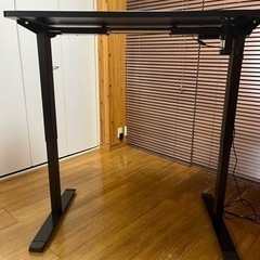 FLEXISPOT 電動式スタンディングデスクの画像