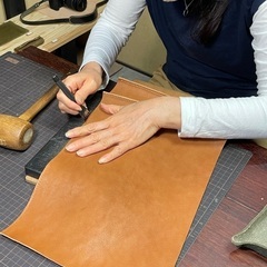 革教室、生徒募集。鞄、財布などの小物の製作を教えます。の画像