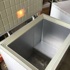 　残5台　福井市◆大型業務用冷凍ストッカー【通電のみ】【ジャンク】 荷物入れ　パーツ取り部品取り修理等の画像