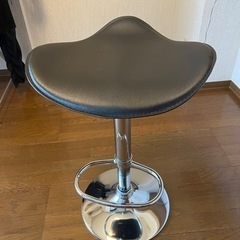 カウンターチェアーの画像