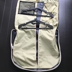 スーツカバーをお譲りします。の画像