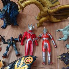 ウルトラマン、怪獣、その他おもちゃの画像