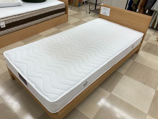 シングルベッド　ティアイアイ　ﾎﾜｲﾄ×ﾅﾁｭﾗﾙ