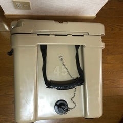アイスランド　クーラーボックス  45QT 中古品