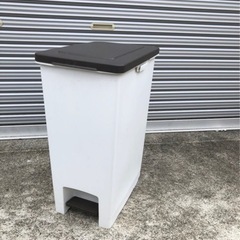 ゴミ箱 横28 奥行き38 高さ58