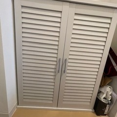 下駄箱を譲ります。